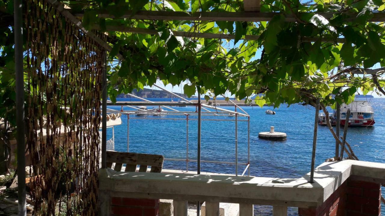 Anka'S Beach Komiža Exterior foto