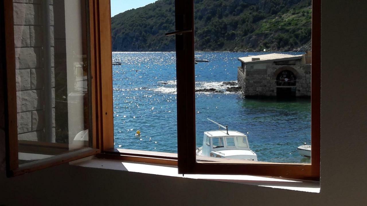 Anka'S Beach Komiža Exterior foto