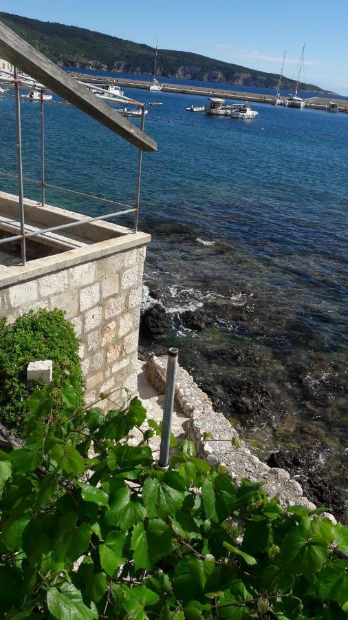 Anka'S Beach Komiža Exterior foto