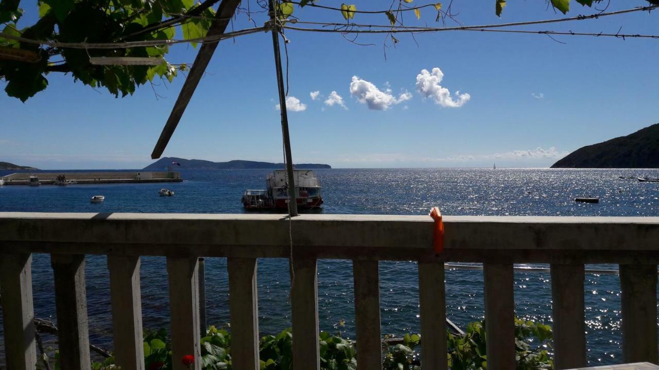 Anka'S Beach Komiža Exterior foto